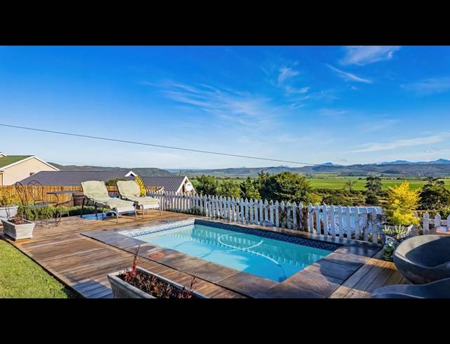 5 BEDROOM HOUSE FOR SALE IN FRAAIUITSIG